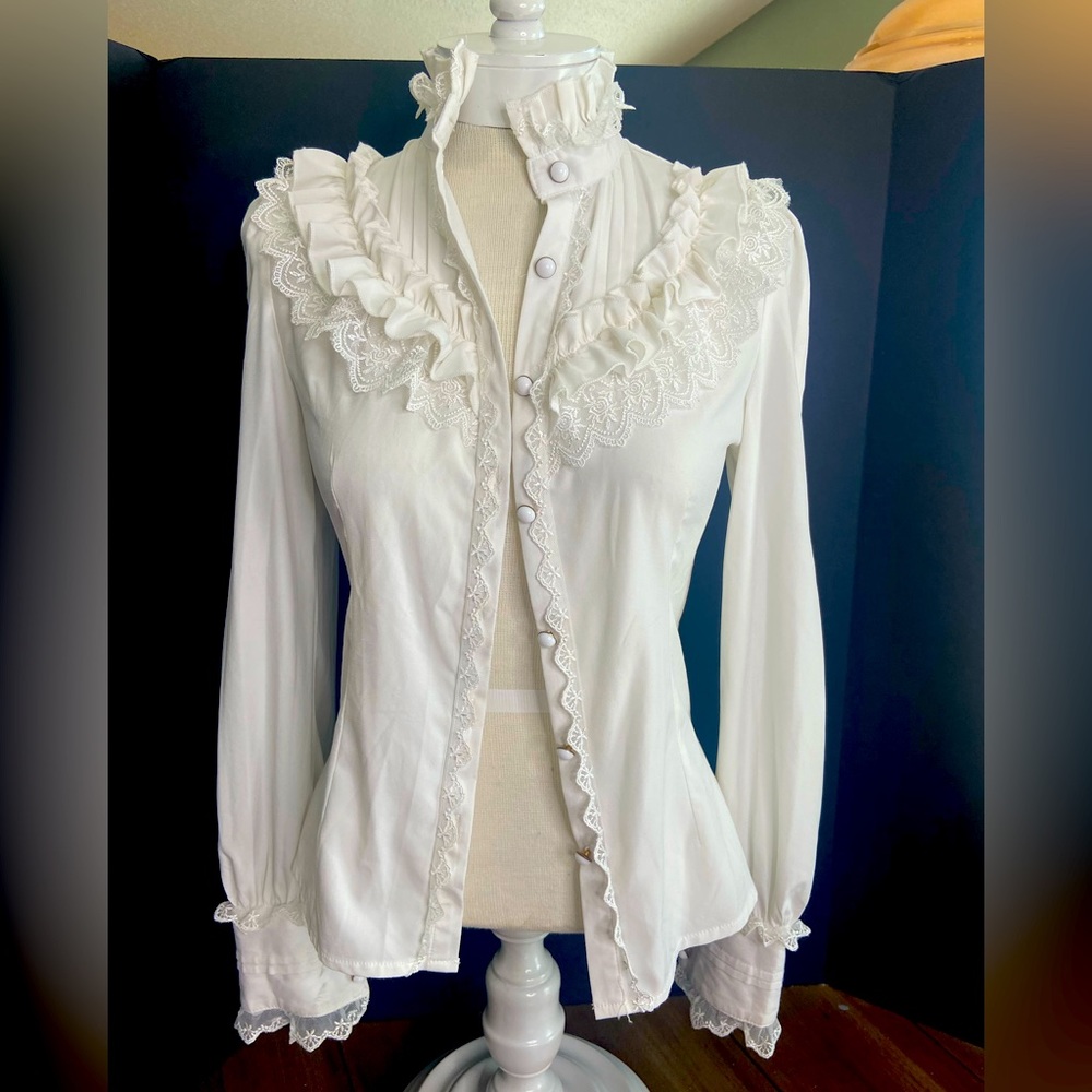 Long sleeve vintage/steam punk white blouse